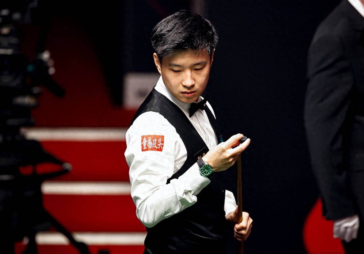 他用一个完 他用一个完